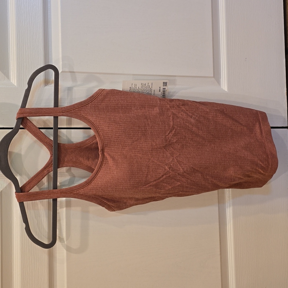 NWT Lululemon Ebb to Street Tank. Size 8.